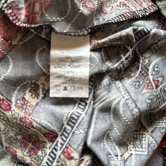 Initiatives pattern top. Fall colors and size Medium - Picture 4 of 5